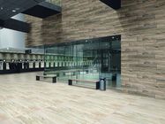 デジタル木製の一見の磁器のタイル木効果の磁器の床タイルベージュ色600x900mmのサイズ200x900mmのサイズ