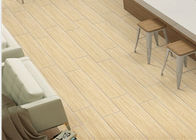 木製の一見の磁器のタイルは家に非耐久力のある無光沢のタイル張りの床木の穀物の陶磁器の床タイルを入れる