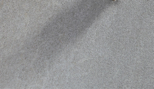薄い灰色の石の効果の陶磁器の床タイル、磁器の床の壁のタイル10mmの厚さ